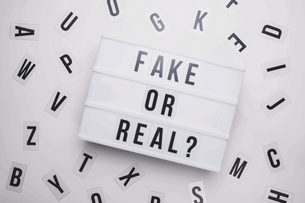 Sign that says fake or real?